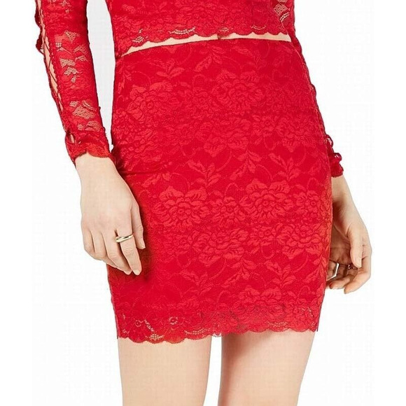 Guess Women’s Navi Lace Mini Skirt Size L Red Double Lined Stretch PreLoved - Picture 2 of 12